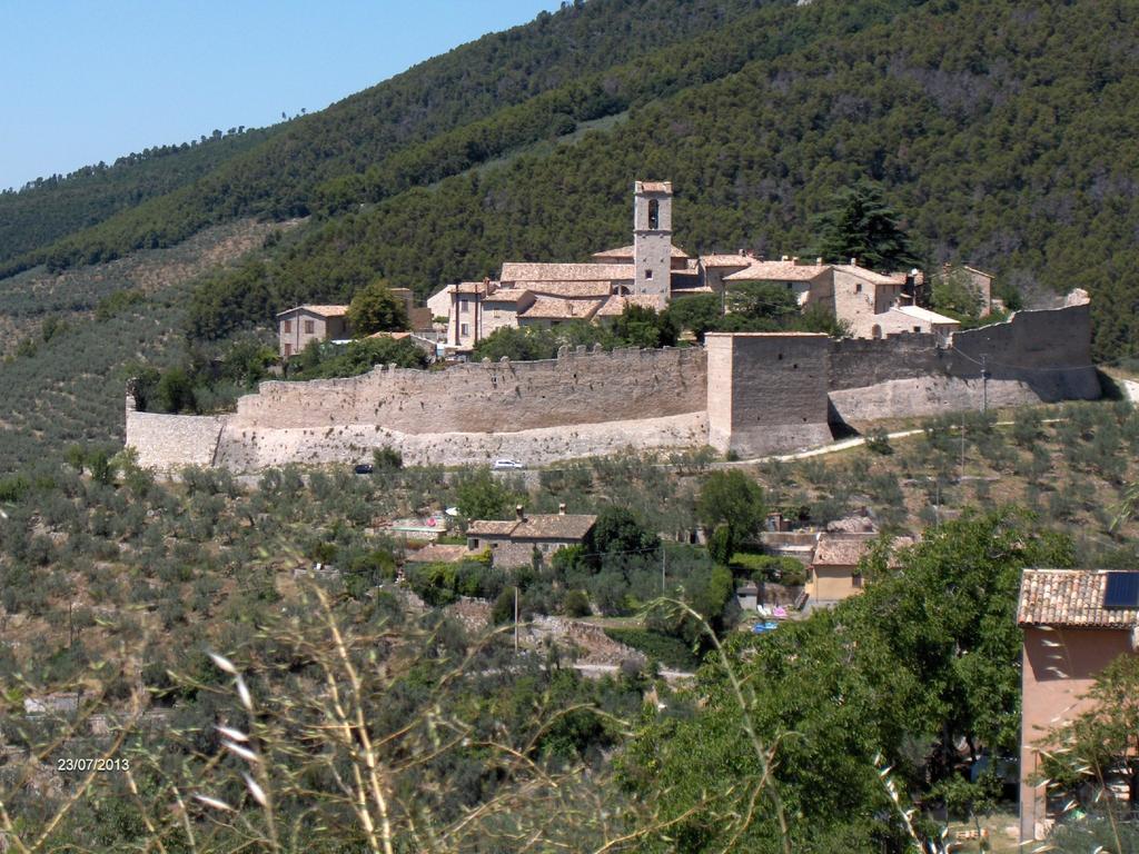 Agriturismo Il Palazzetto Leilighet Campello sul Clitunno Eksteriør bilde